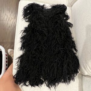 Shaggy black vest